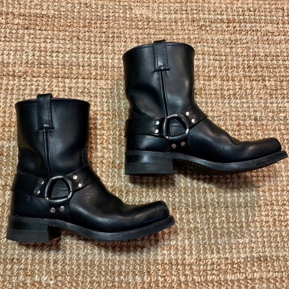 Frye Black Harness 8R Mens Square Toe Boot - Size 9M - Picture 2 of 6